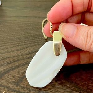 Kendra Scott necklace